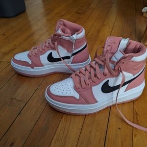 women's Air Jordans Elevate 1 size 8.5